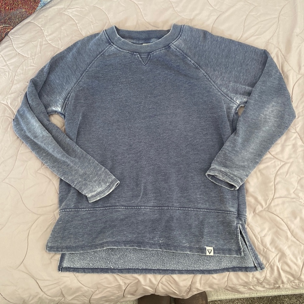 LIV Outdoor crew neck sweatshirt